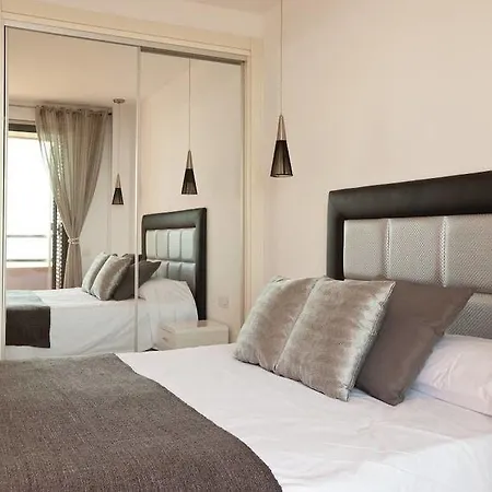 Akira Flats Diagonal Mar